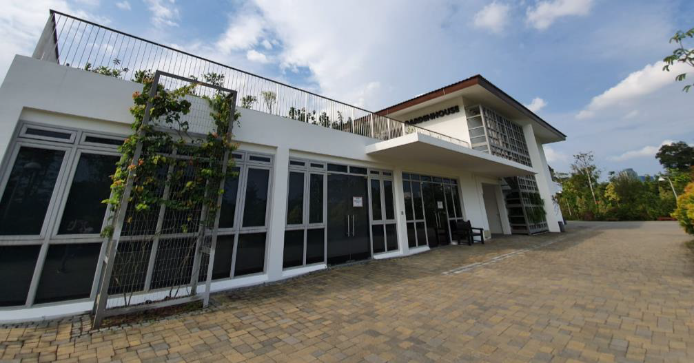 Banyan Hall at Jurong Lake Gardens, photograph 2 of 4
