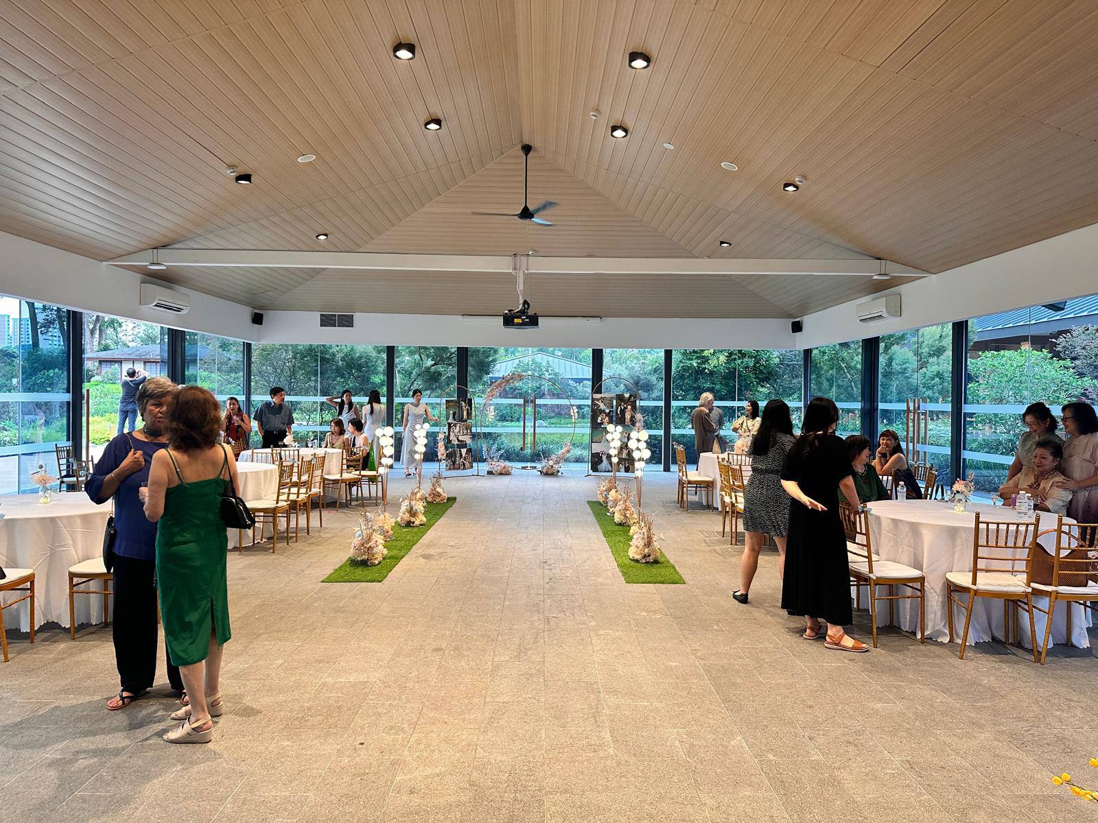 Guest Pavilion at Jurong Lake Gardens, photograph 3 of 4