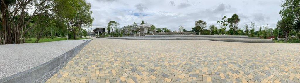 Wave Plaza at Jurong Lake Gardens, photograph 2 of 2
